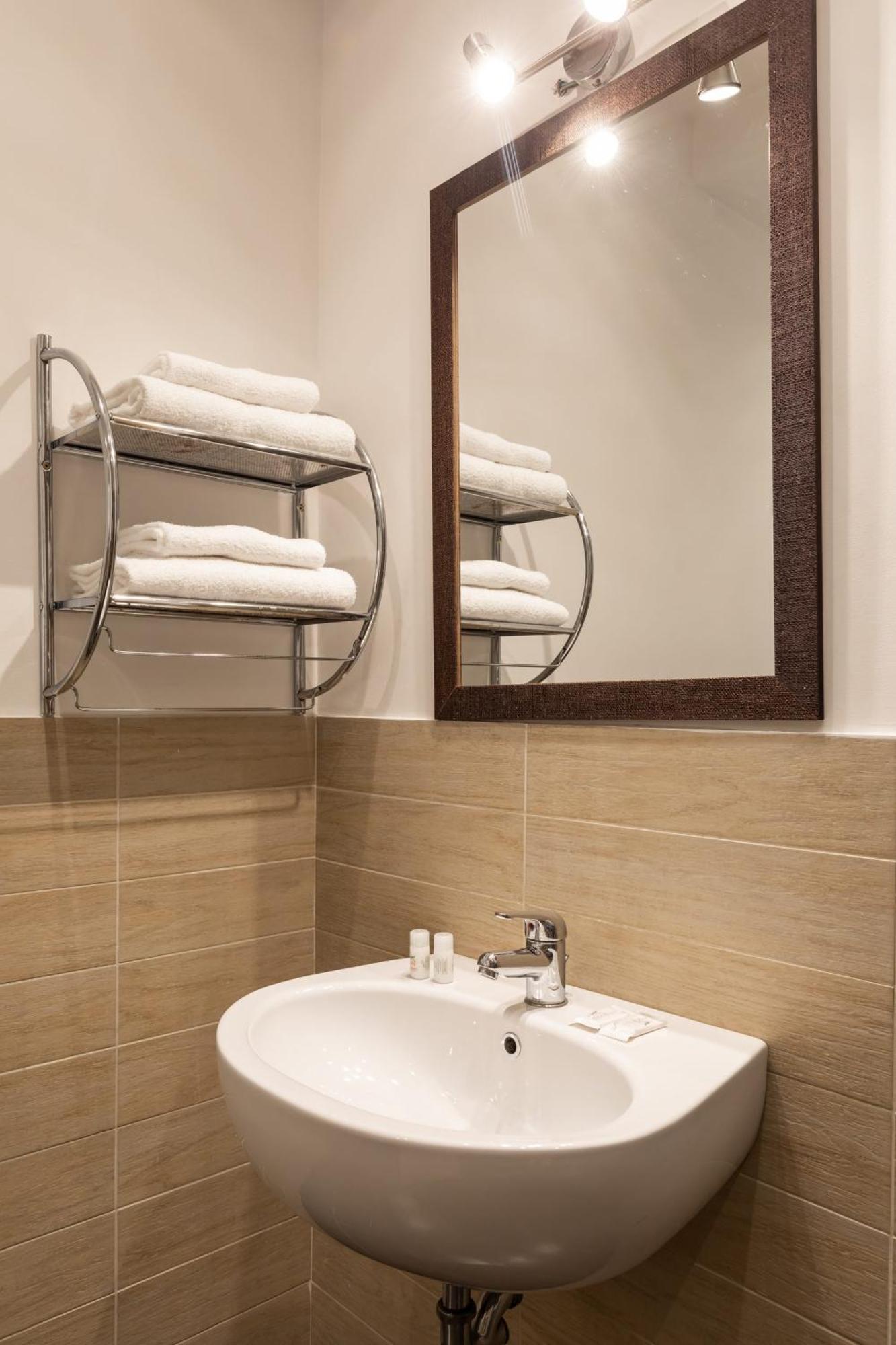 Fleming Suites By Hili Roma Exterior foto